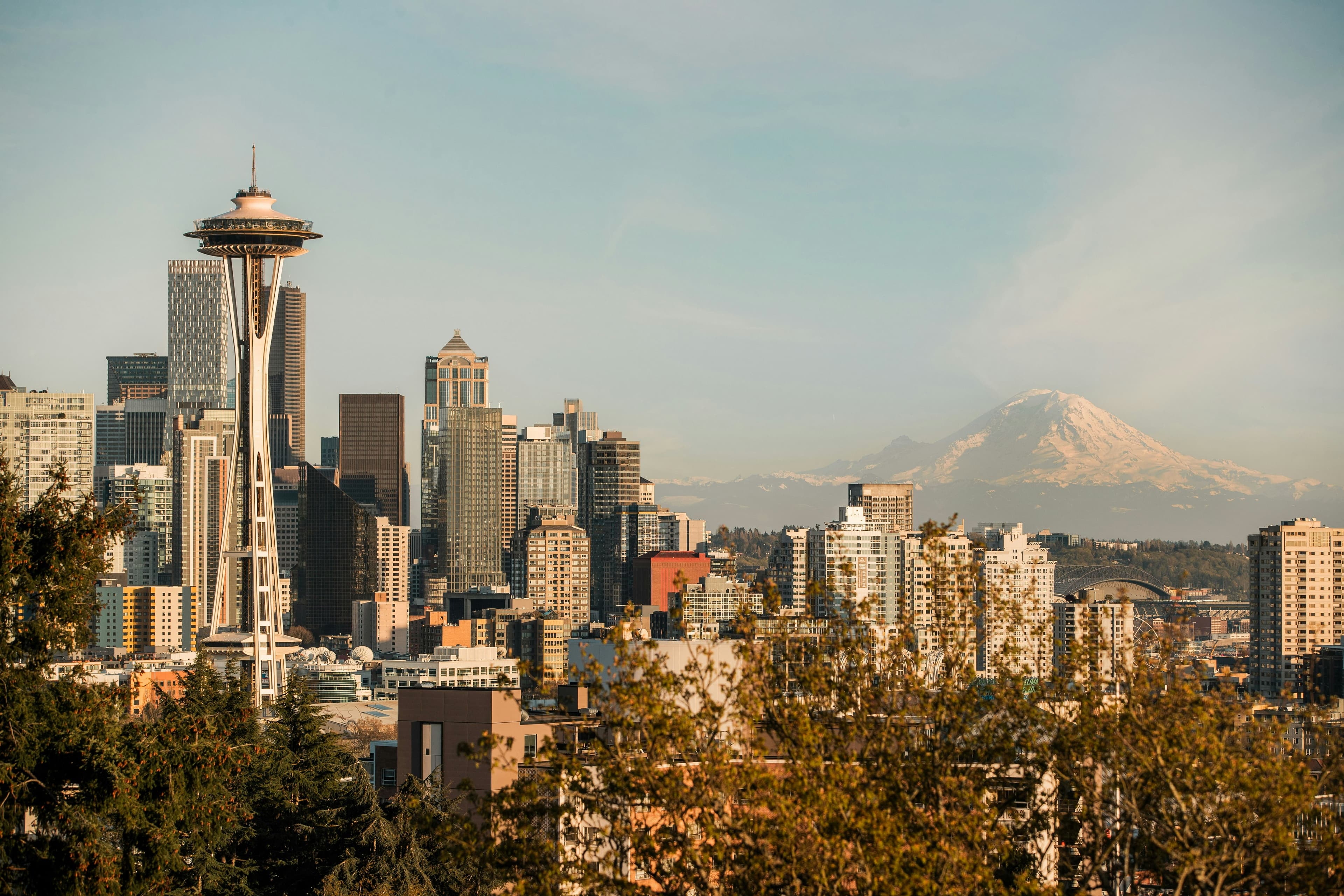 Seattle skyline with the Space Needle and Mount Rainier seen from Kerry Park